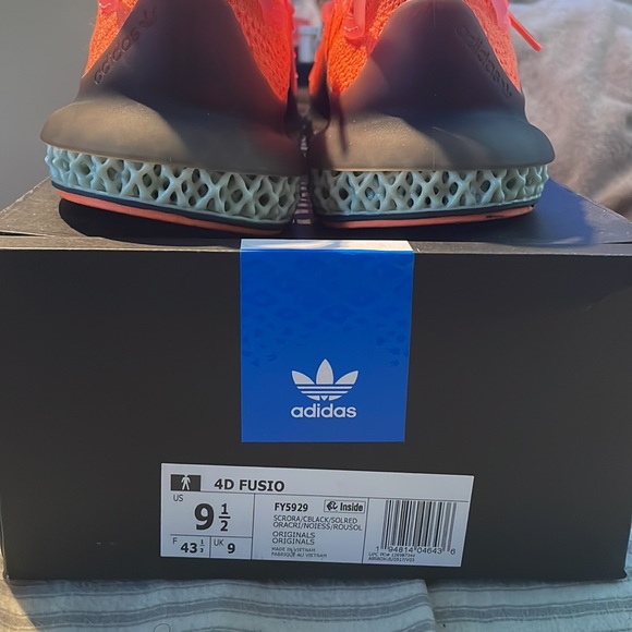 Worn once adidas 4D fusio in great condition - Picture 2 of 3